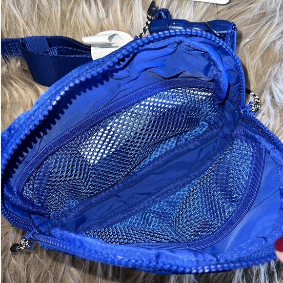 New Fabletics The Belt Bag Admiral Blue O/S - Picture 5 of 7